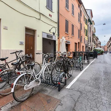 Mayr White アパート