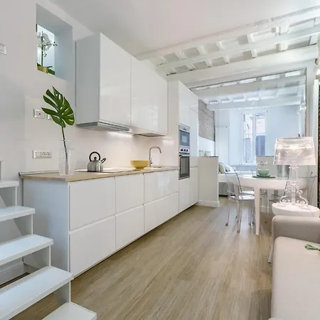 Mayr White アパート